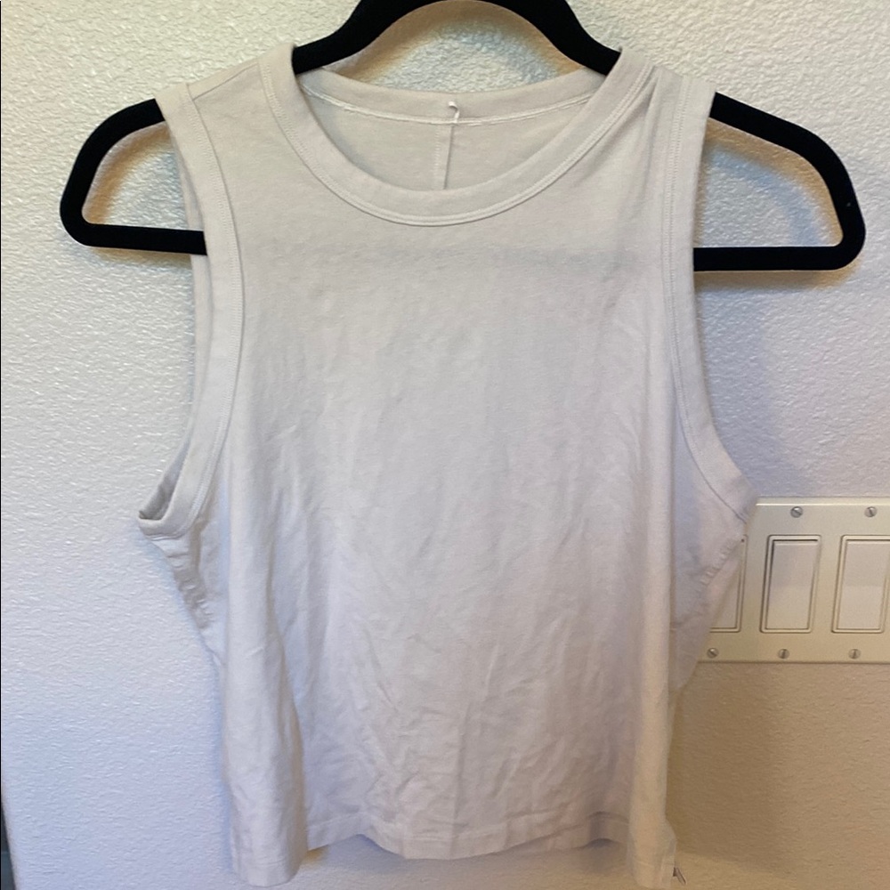 Lululemon Off- White Cropped Tank.
